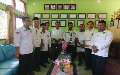 ANUGERAH GURU DAN PEGAWAI SEMESTER GANJIL